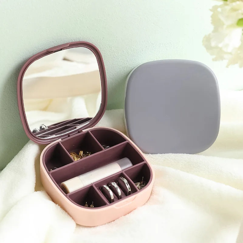 Portable jewellery box