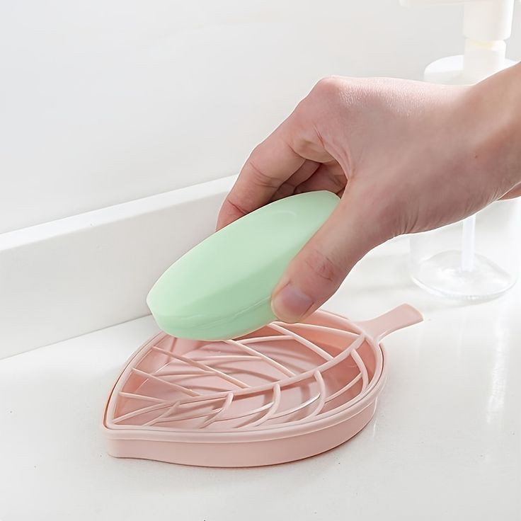 Leafy soap dish